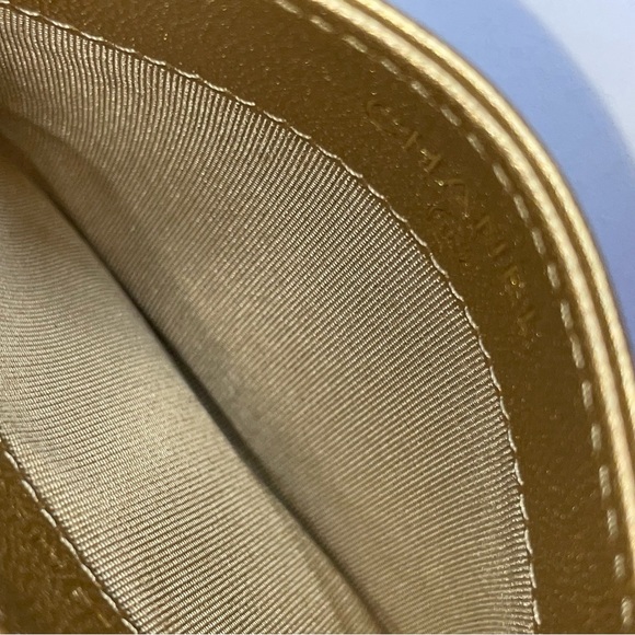 ✨ Authentic EUC Chanel 19 Gold Metallic Lambskin Cardholder  ✨ - Picture 11 of 12